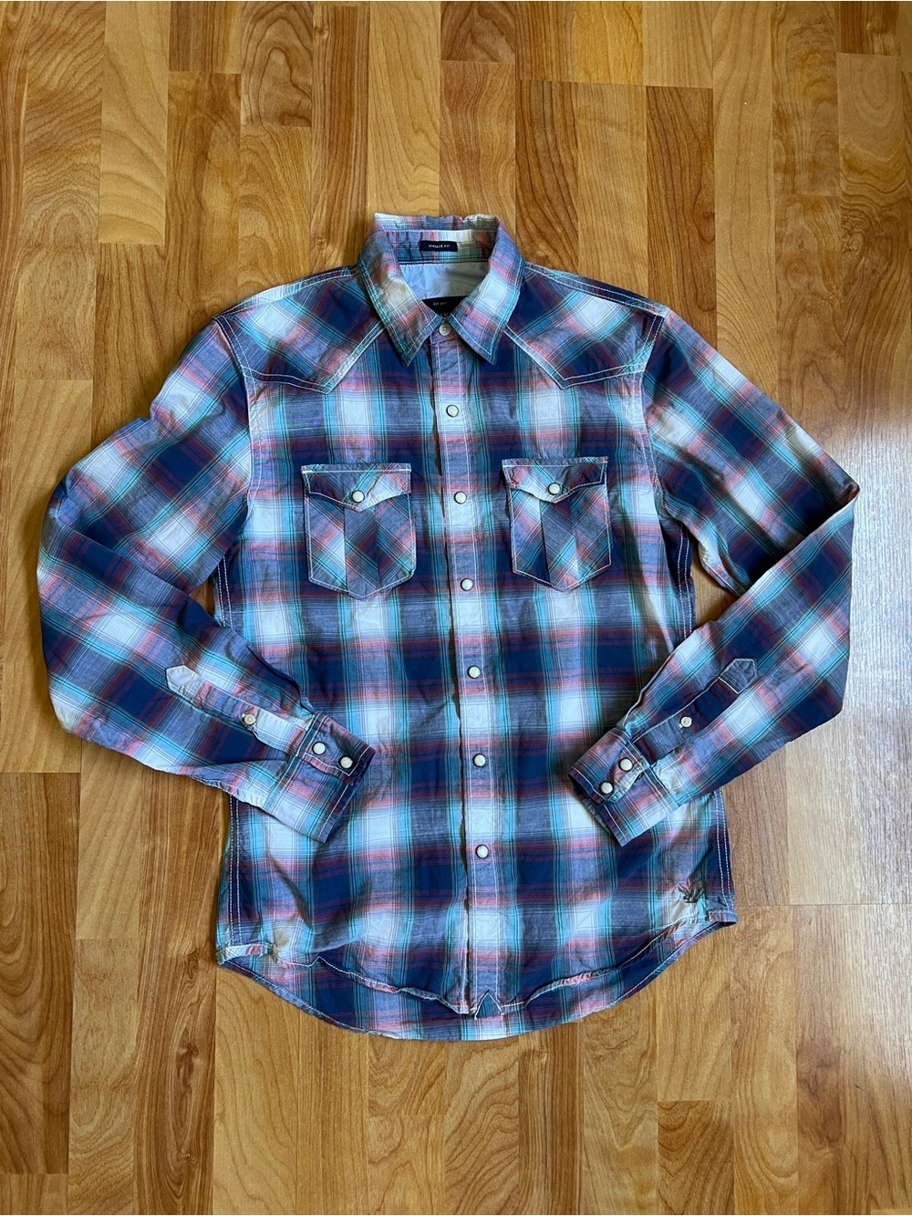 VGUC American Eagle Plaid Button-Down w Snaps Shirt in Blue & Pink Vintage Fit